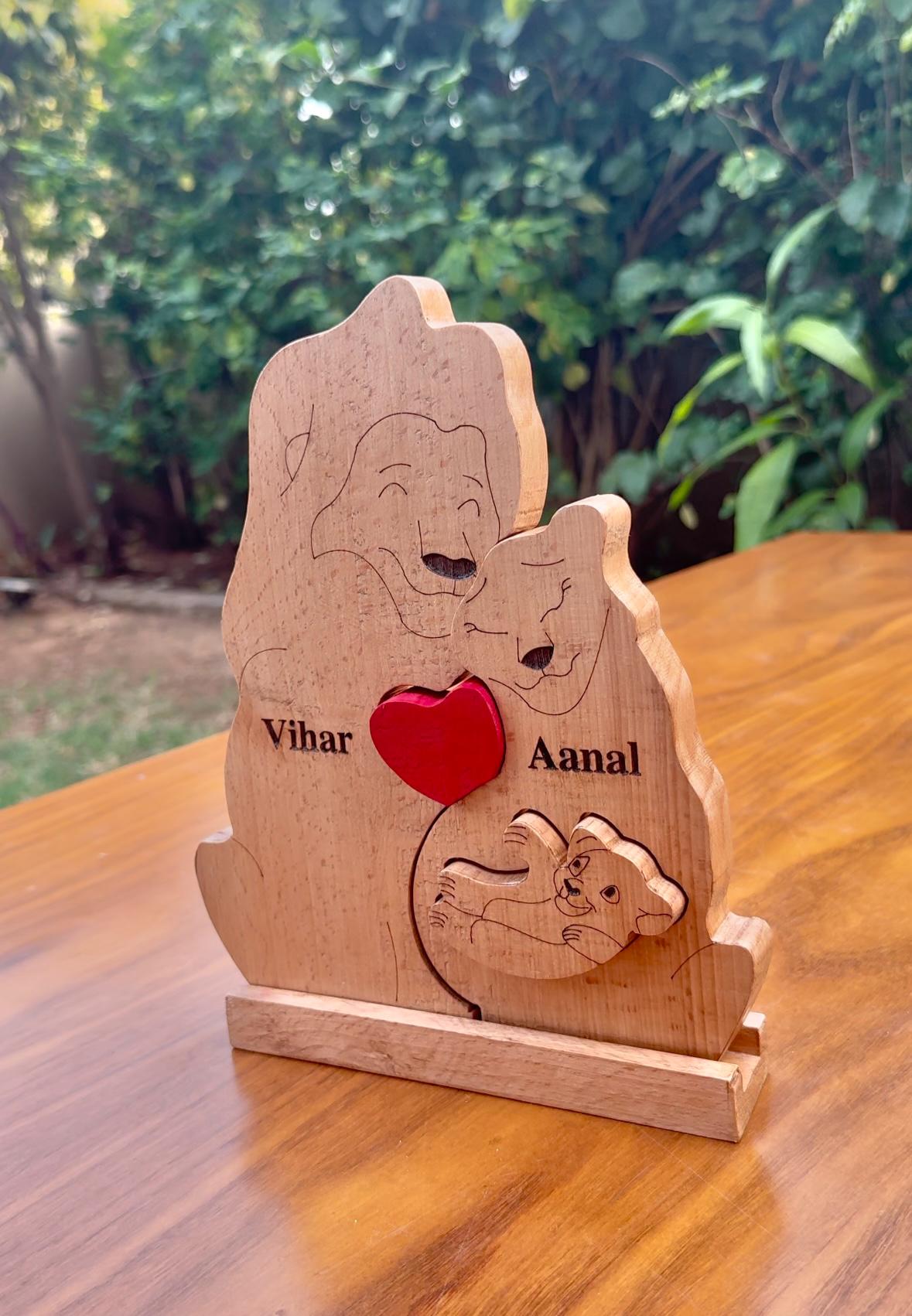 Lion family of 3 - Mom to be edition